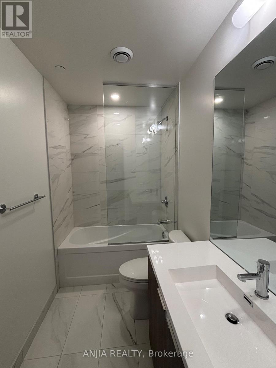 3911 - 8 Interchange Way, Vaughan, Ontario  L4K 0R2 - Photo 7 - N12809646