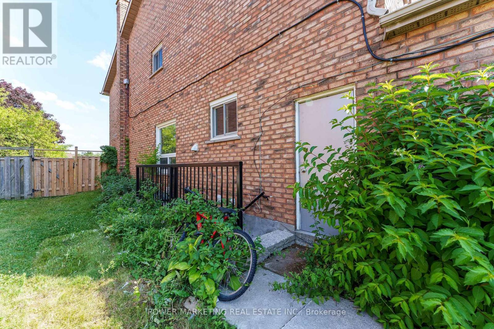 3 Newbury Crescent, Brampton, Ontario  L6S 5L7 - Photo 39 - W12809680