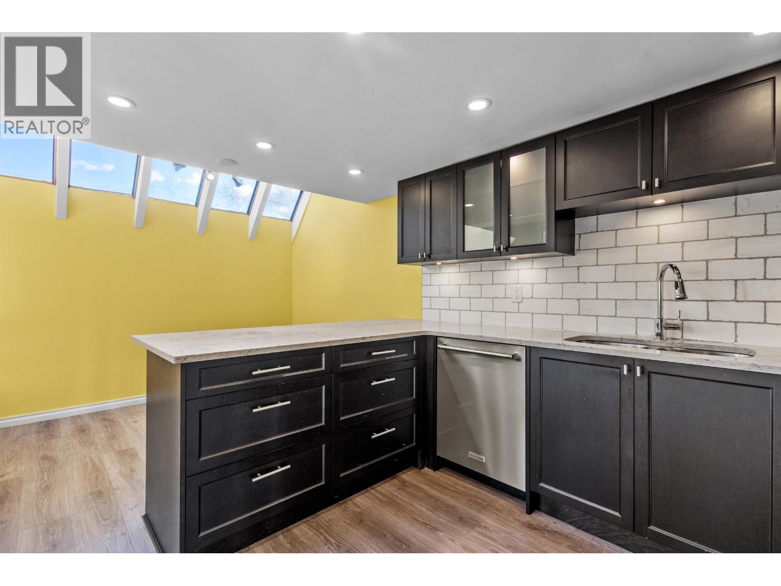 8531 Timber Court, Burnaby, British Columbia  V5A 4B6 - Photo 19 - R3085437