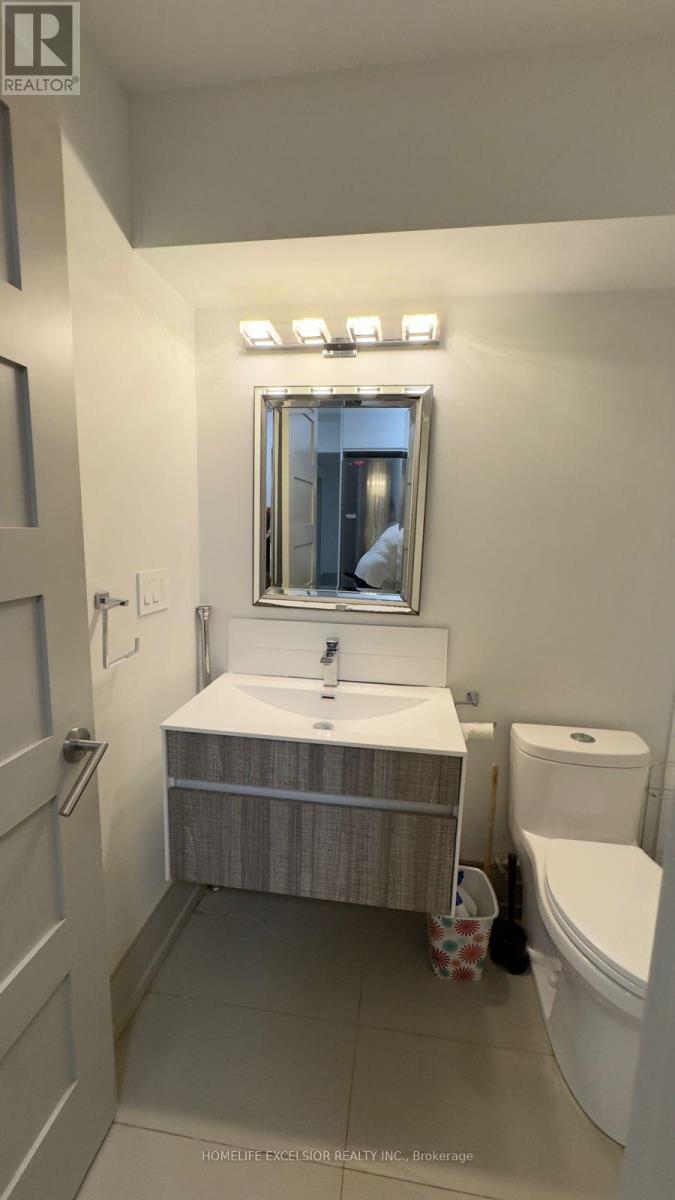 160 Bogert Avenue, Toronto, Ontario  M2N 1K8 - Photo 4 - C12809668