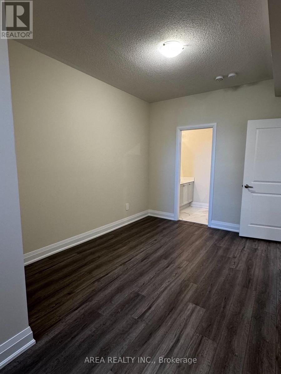 125 - 1565 Rose Way, Milton, Ontario  L9E 0J2 - Photo 11 - W12809674