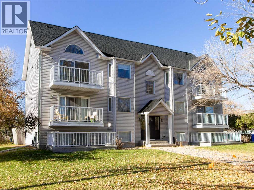 3 Alberta Avenue, Okotoks, Alberta  T1S 1J3 - Photo 1 - A2262219