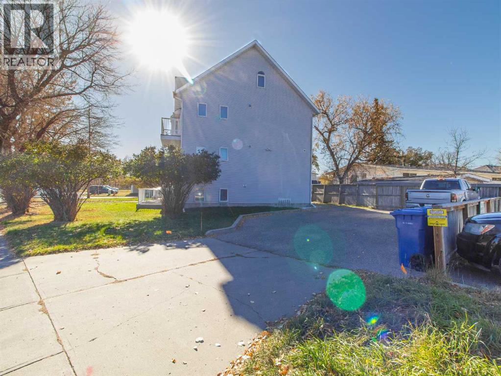 3 Alberta Avenue, Okotoks, Alberta  T1S 1J3 - Photo 3 - A2262219