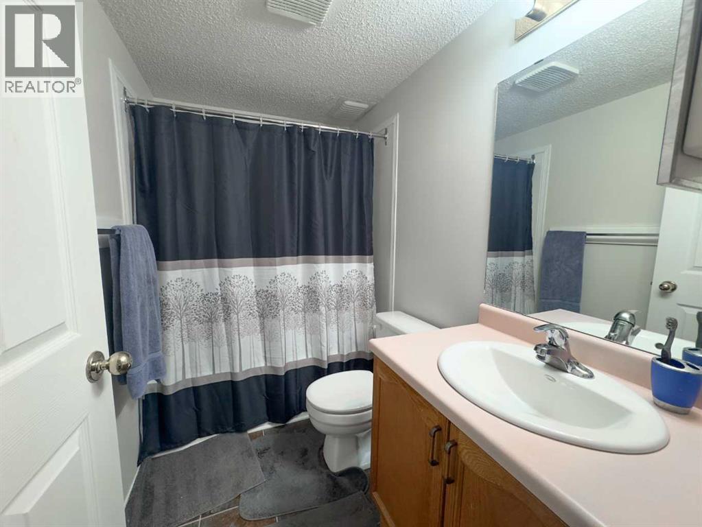 3 Alberta Avenue, Okotoks, Alberta  T1S 1J3 - Photo 8 - A2262219