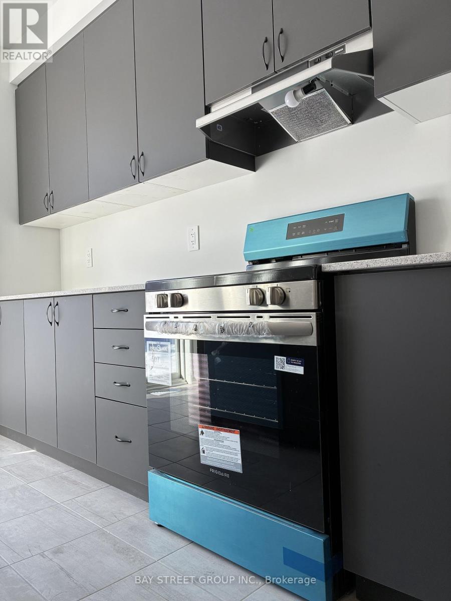 9 Moss Drive E, Markham, Ontario L6C 3S8 - Photo 12 - N12790406