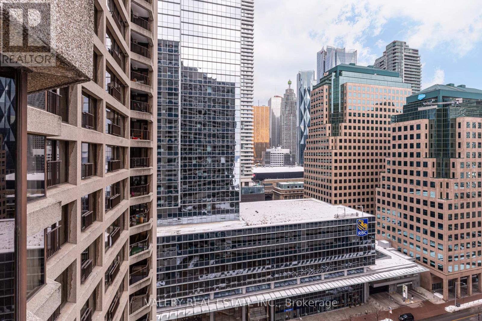 1913 - 55 Harbour Square, Toronto, Ontario  M5J 2L1 - Photo 16 - C12809710