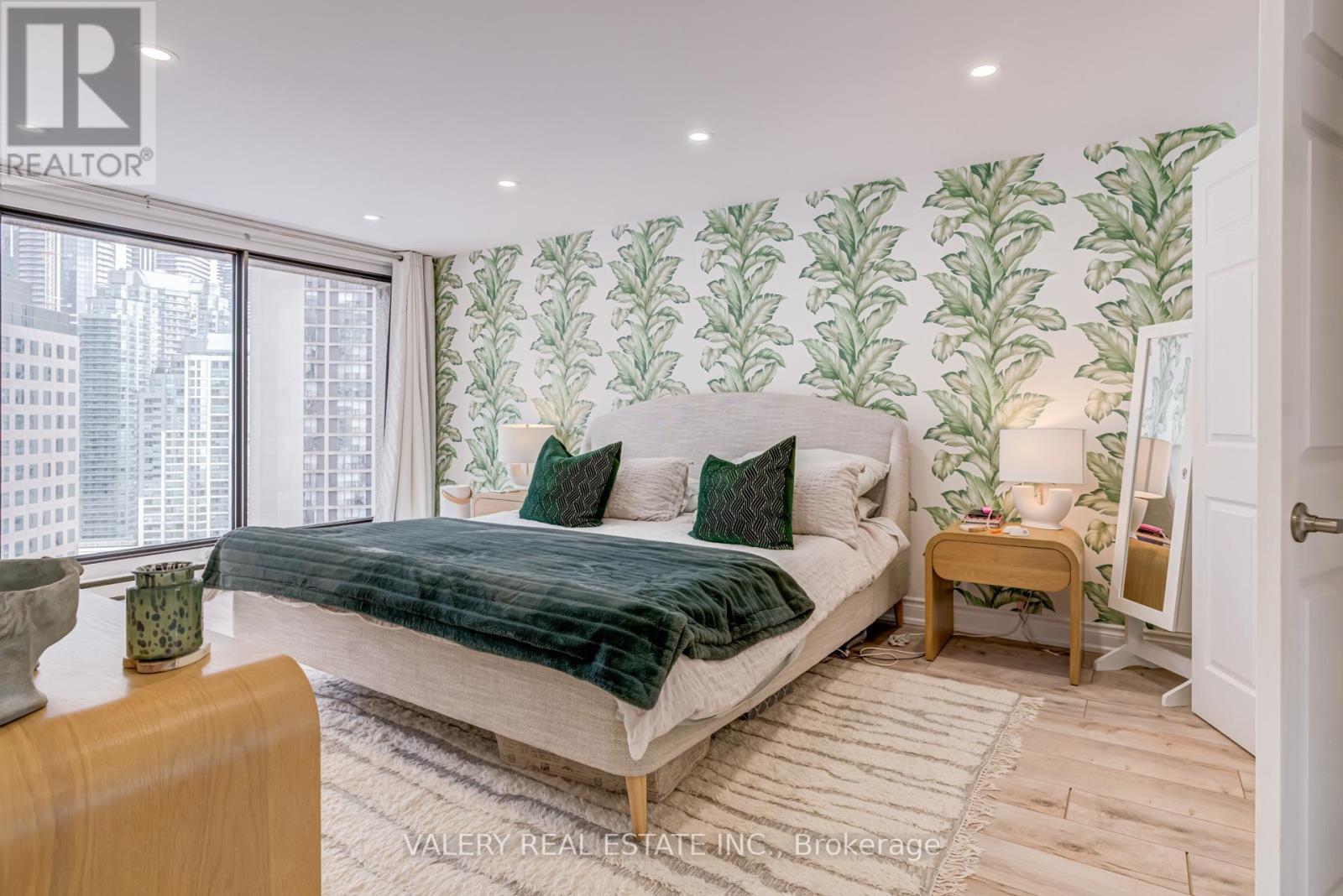 1913 - 55 Harbour Square, Toronto, Ontario  M5J 2L1 - Photo 27 - C12809710