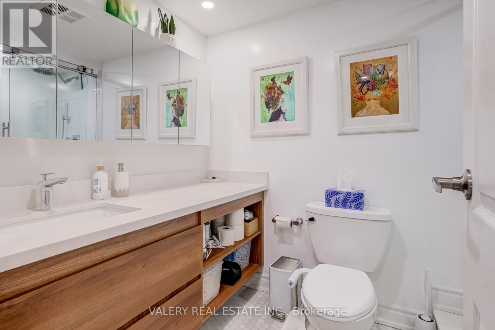 1913 - 55 Harbour Square, Toronto, Ontario  M5J 2L1 - Photo 31 - C12809710