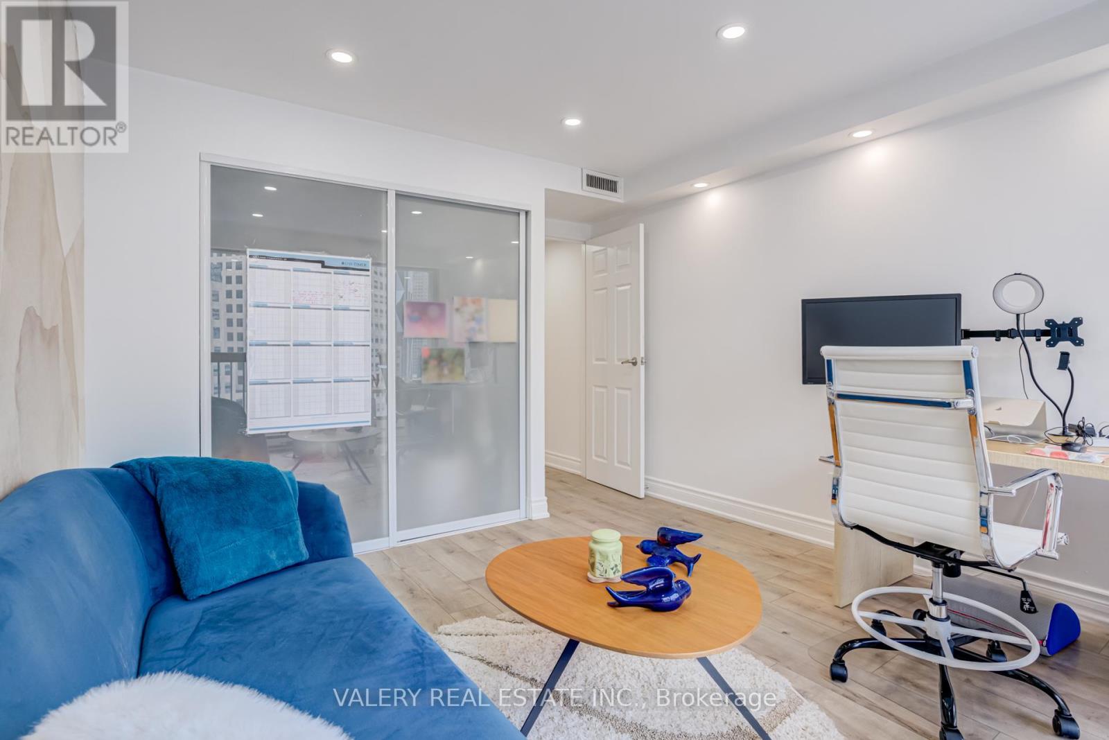 1913 - 55 Harbour Square, Toronto, Ontario  M5J 2L1 - Photo 34 - C12809710