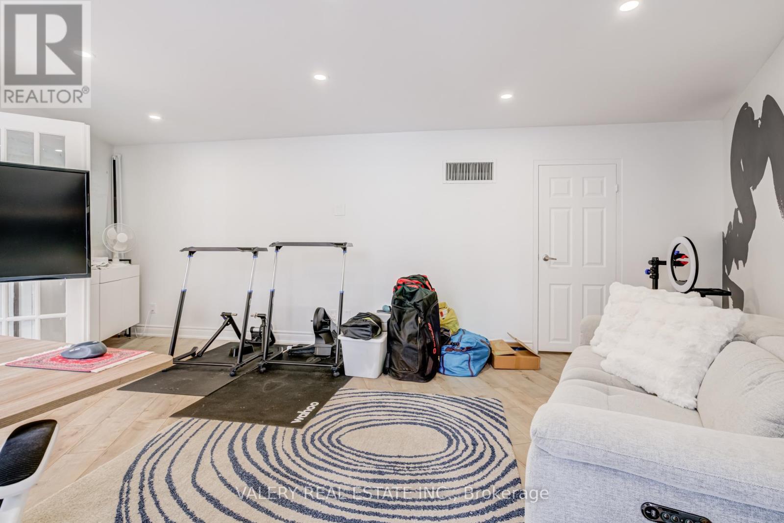 1913 - 55 Harbour Square, Toronto, Ontario  M5J 2L1 - Photo 40 - C12809710