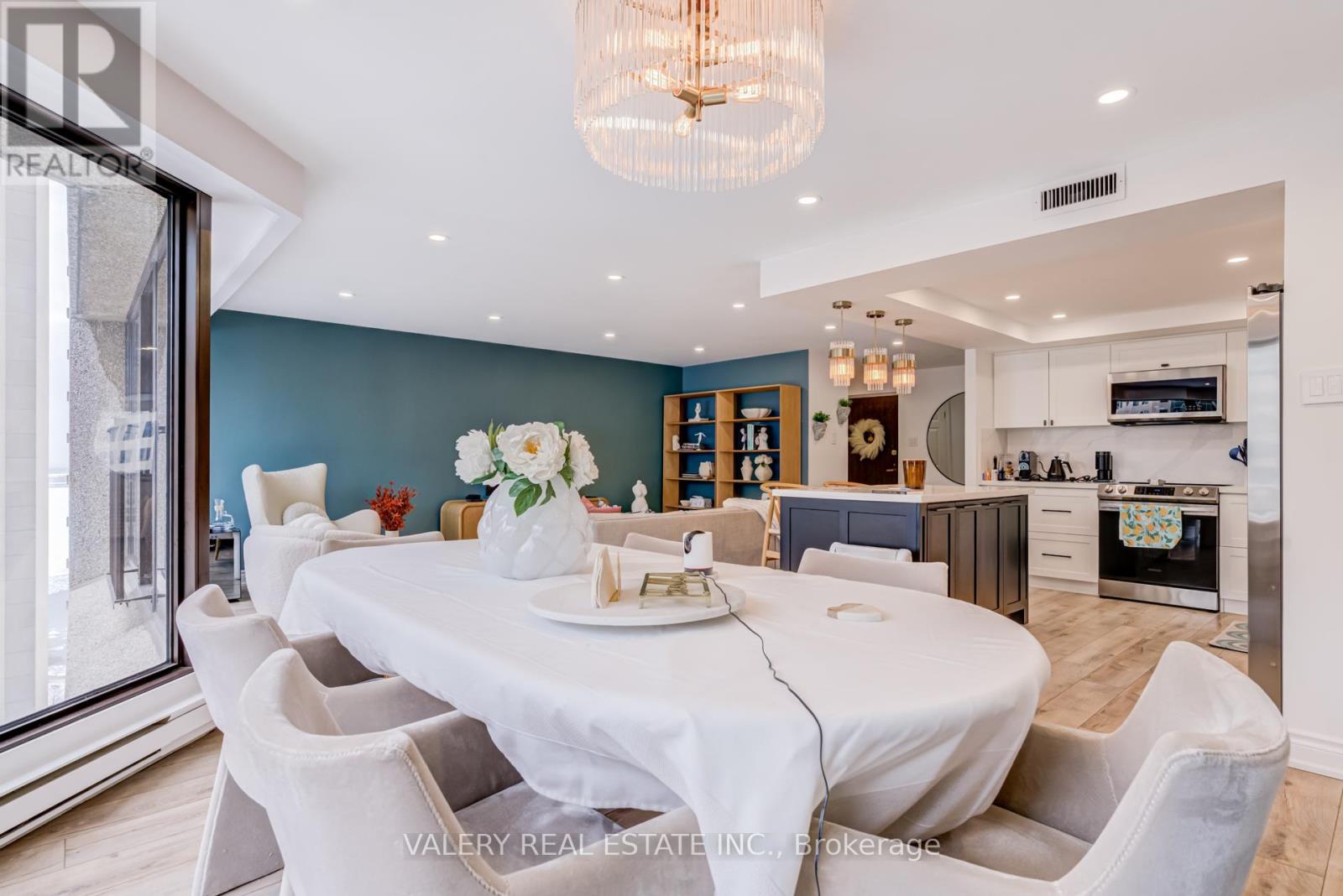 1913 - 55 Harbour Square, Toronto, Ontario  M5J 2L1 - Photo 12 - C12809712