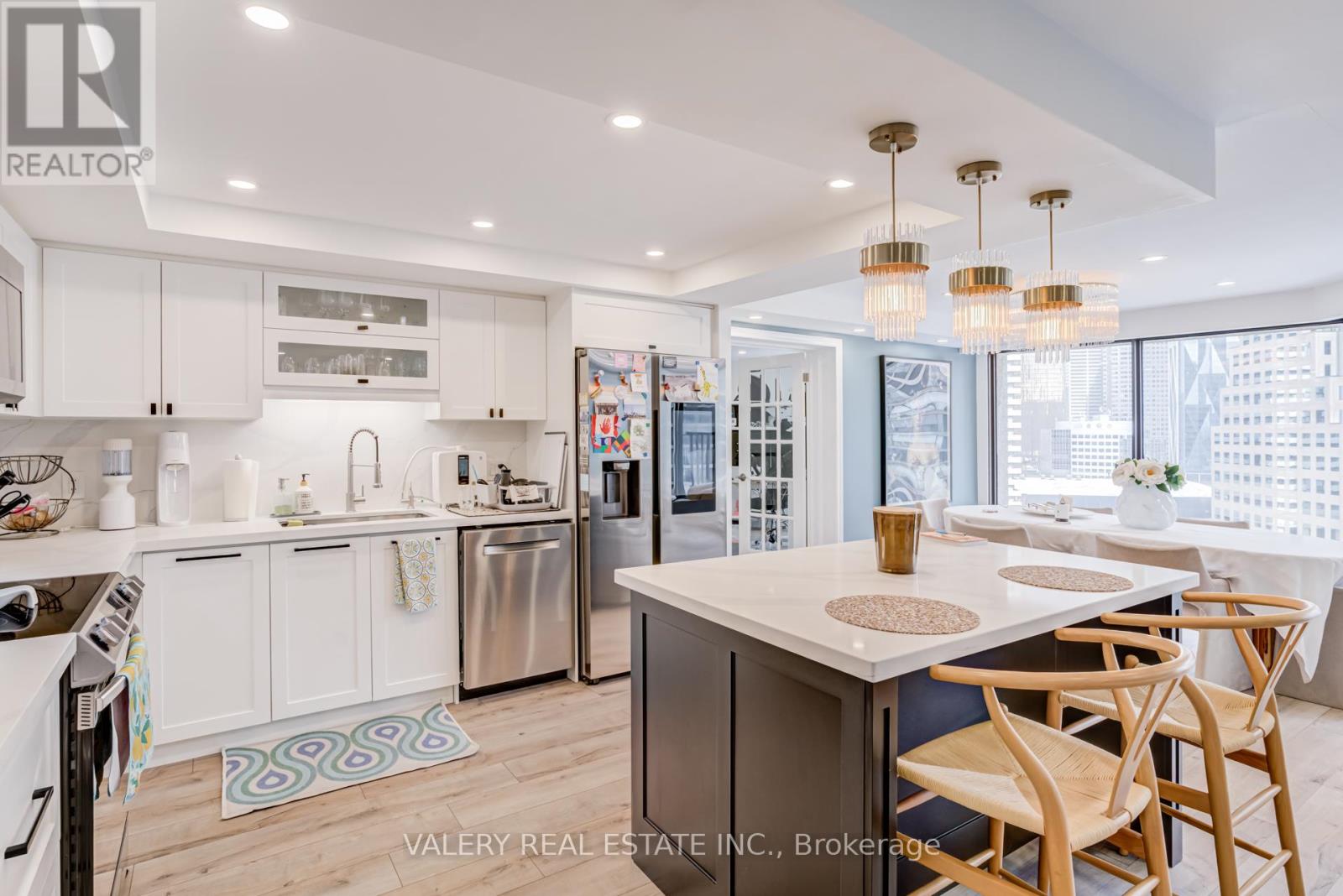 1913 - 55 Harbour Square, Toronto, Ontario  M5J 2L1 - Photo 13 - C12809712