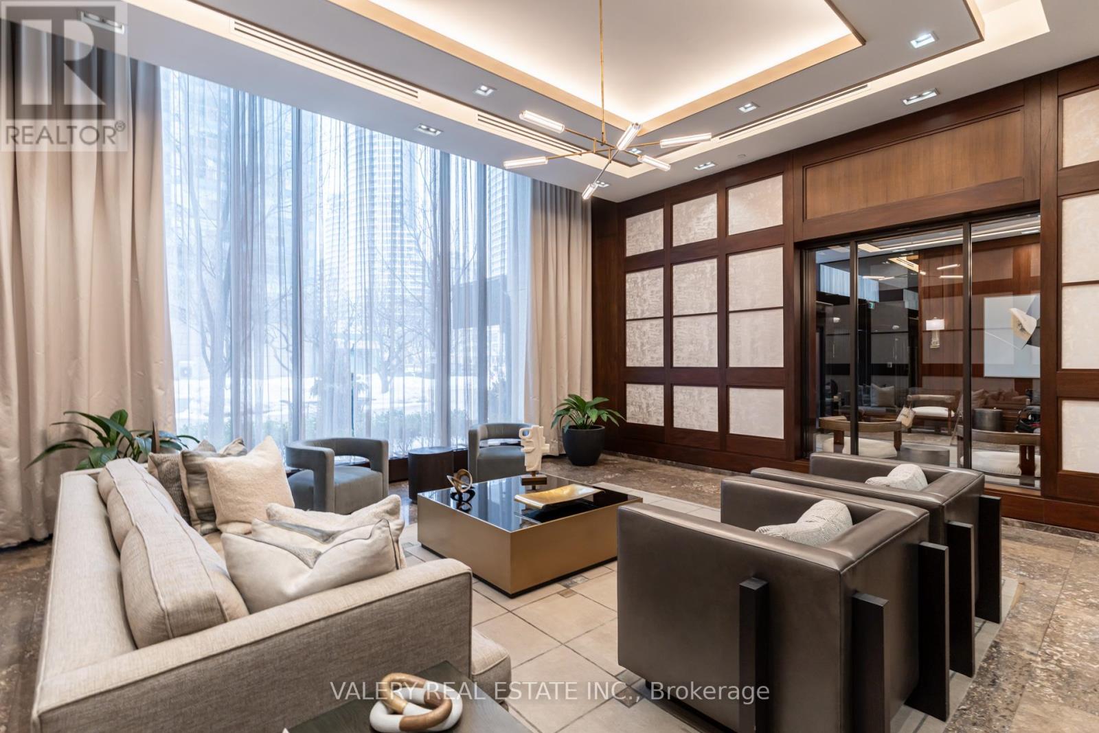 1913 - 55 Harbour Square, Toronto, Ontario  M5J 2L1 - Photo 2 - C12809712