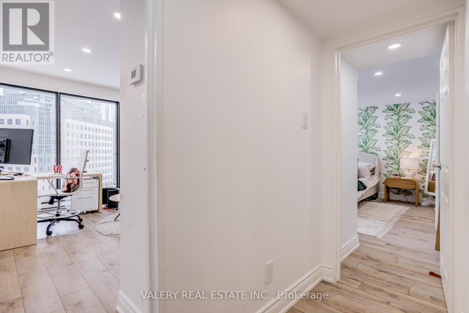 1913 - 55 Harbour Square, Toronto, Ontario  M5J 2L1 - Photo 26 - C12809712