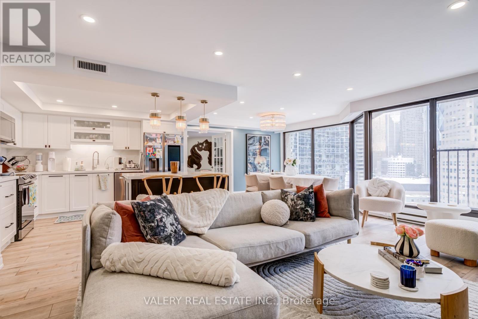 1913 - 55 Harbour Square, Toronto, Ontario  M5J 2L1 - Photo 9 - C12809712