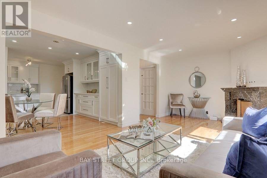 169 Glen Springs Drive, Toronto, Ontario  M1W 1Y1 - Photo 4 - E12809704