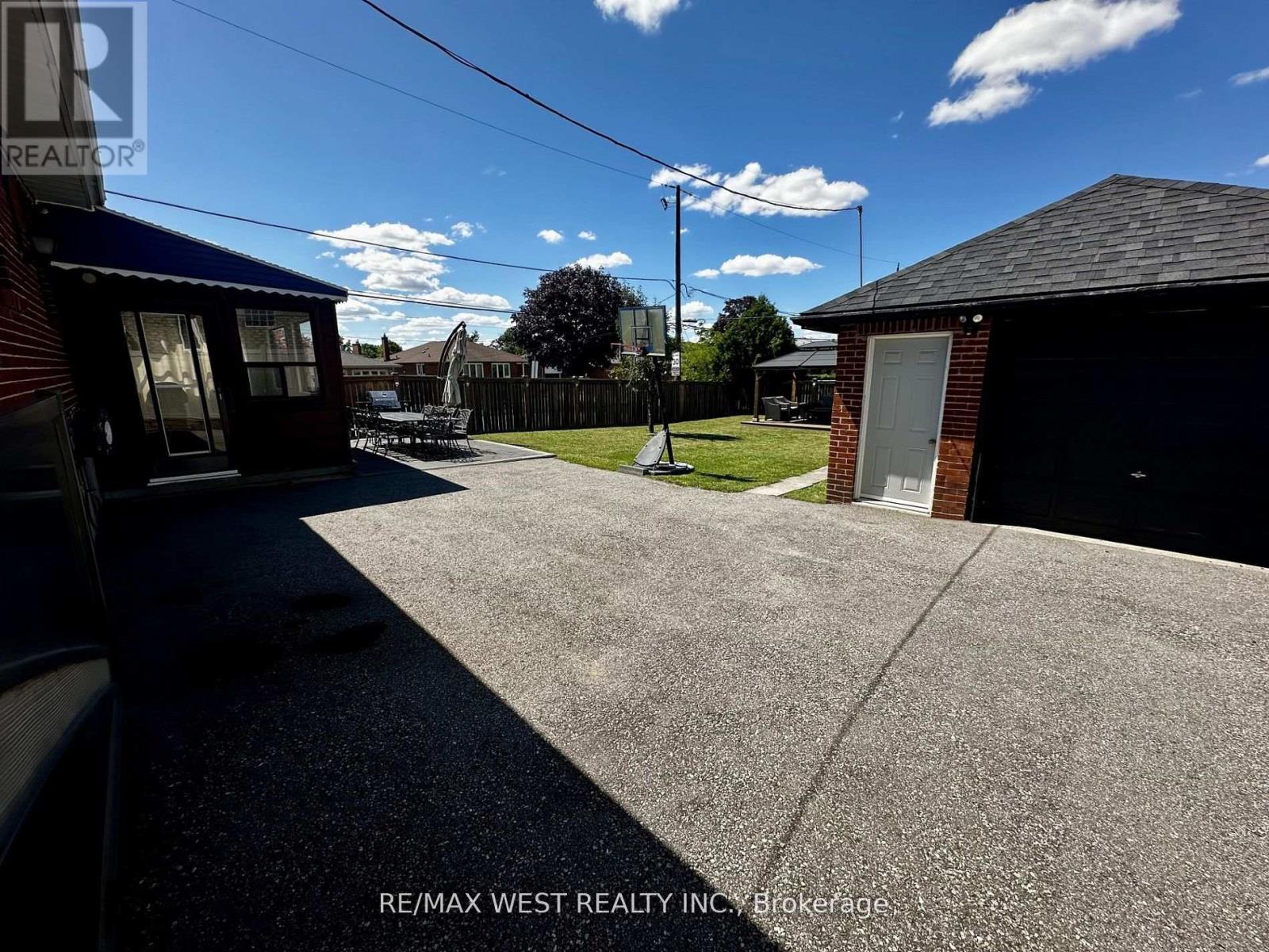 Basement - 544 Rustic Road, Toronto, Ontario  M6L 1Y1 - Photo 17 - W12809696