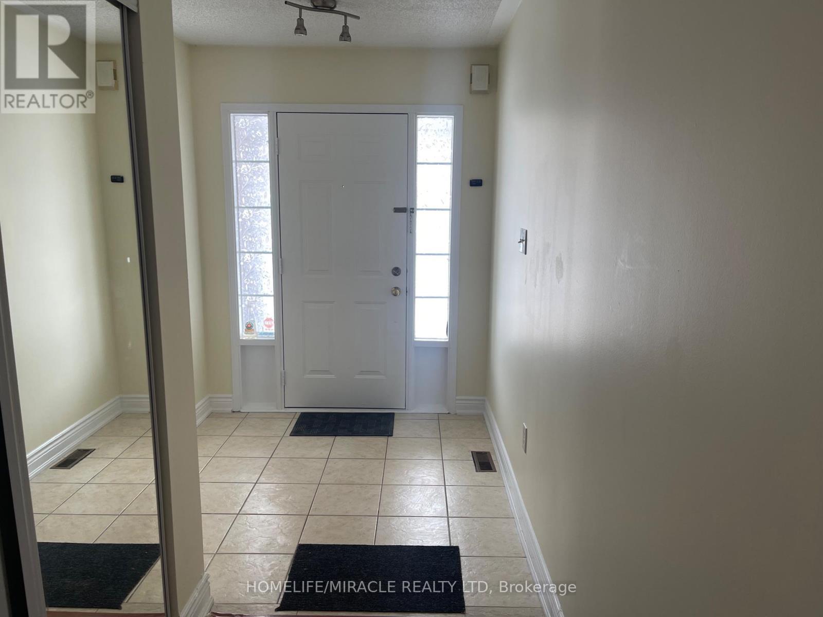 30 Lonestar Crescent, Brampton, Ontario  L7A 2H9 - Photo 2 - W12809702