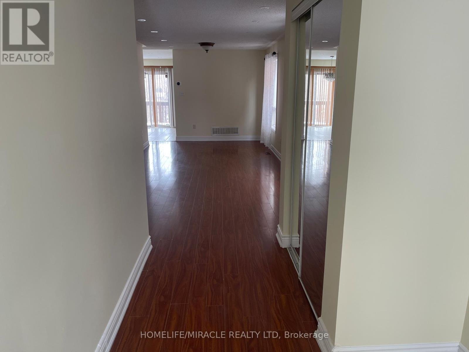 30 Lonestar Crescent, Brampton, Ontario  L7A 2H9 - Photo 3 - W12809702