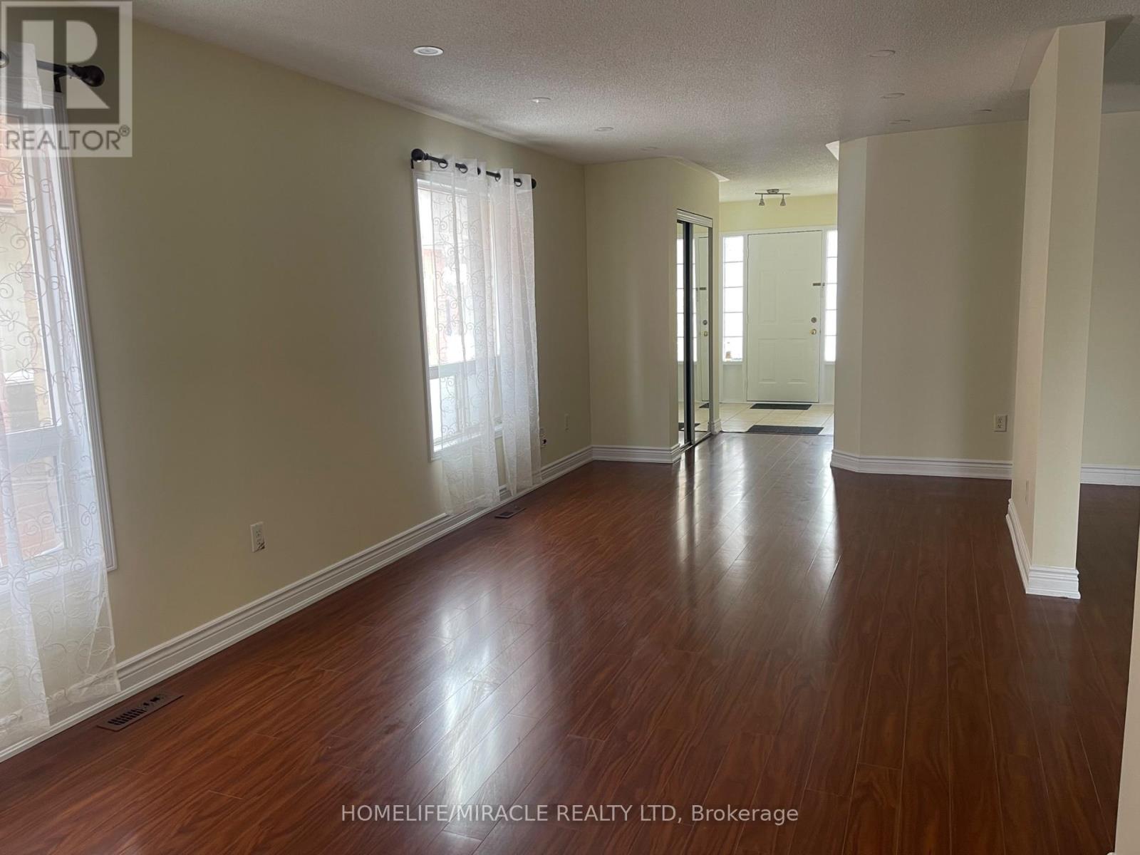 30 Lonestar Crescent, Brampton, Ontario  L7A 2H9 - Photo 6 - W12809702