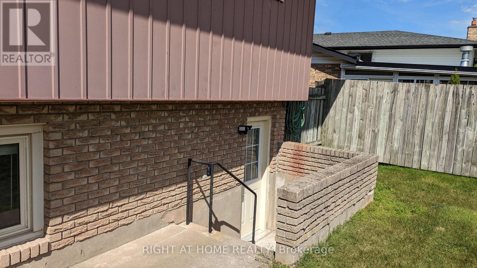 Lower Unit - 43 Glenayr Place, Welland, Ontario  L3C 3M6 - Photo 3 - X12809708