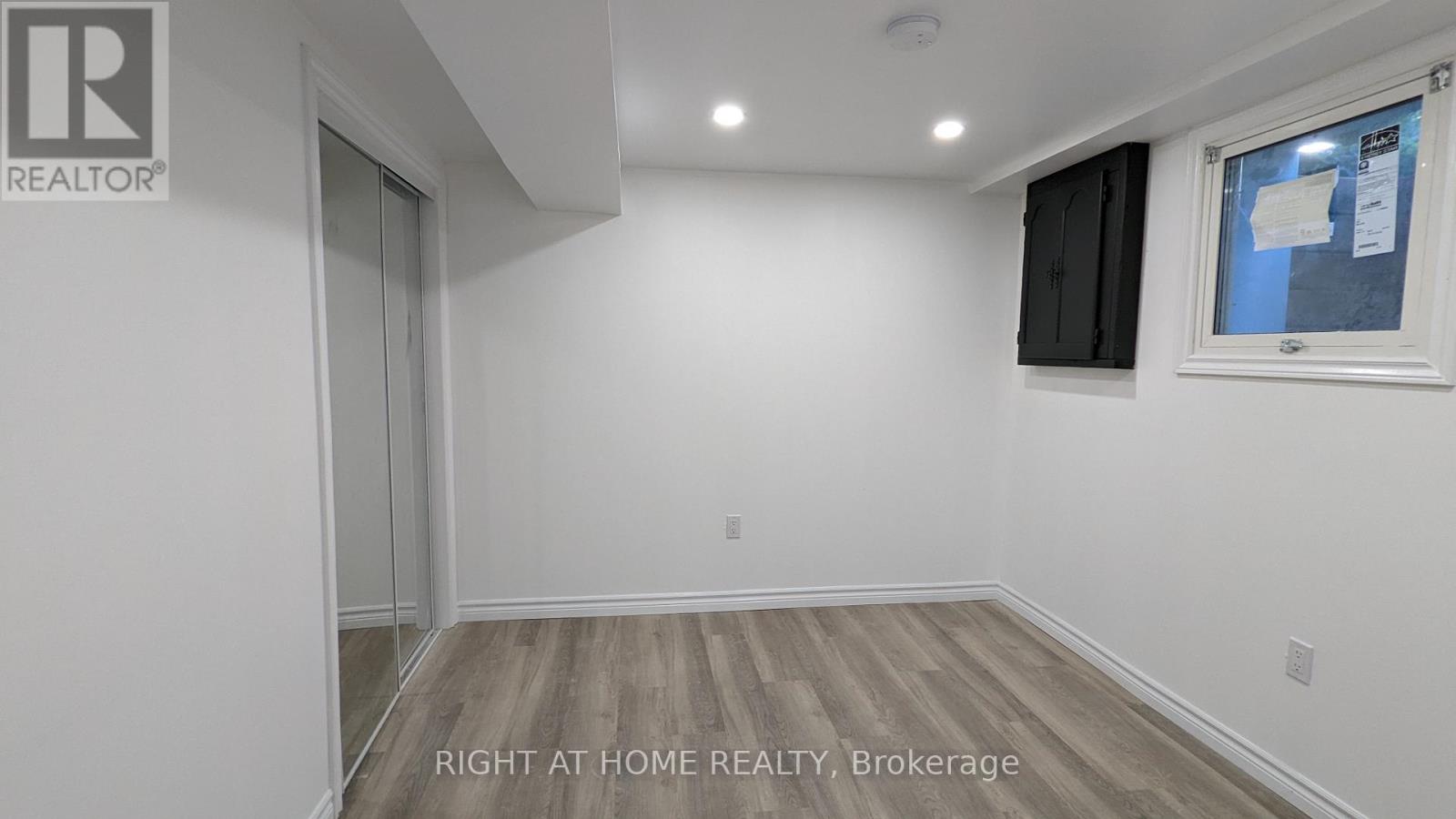 Lower Unit - 43 Glenayr Place, Welland, Ontario  L3C 3M6 - Photo 9 - X12809708