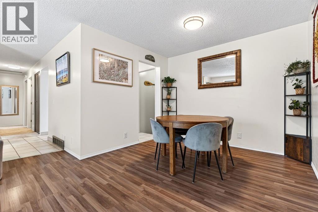 151 Erin Park Close Se, Calgary, Alberta  T2B 2V6 - Photo 10 - A2287304