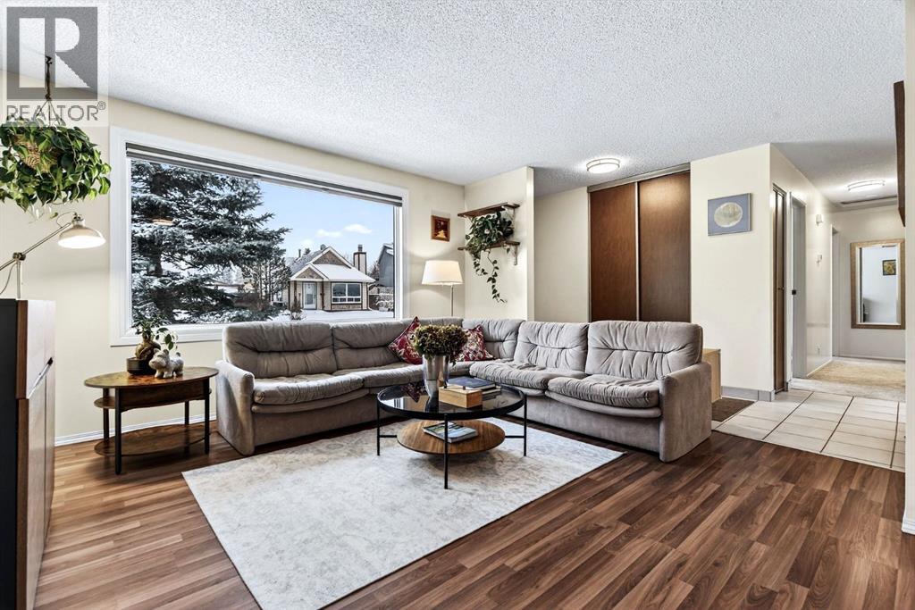 151 Erin Park Close Se, Calgary, Alberta  T2B 2V6 - Photo 7 - A2287304