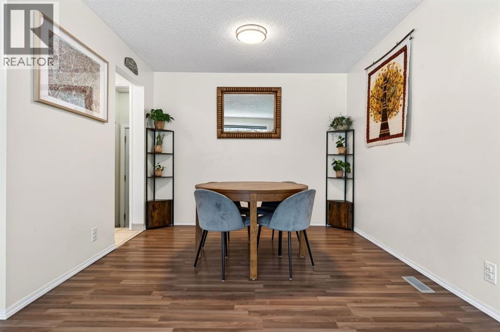 151 Erin Park Close Se, Calgary, Alberta  T2B 2V6 - Photo 9 - A2287304