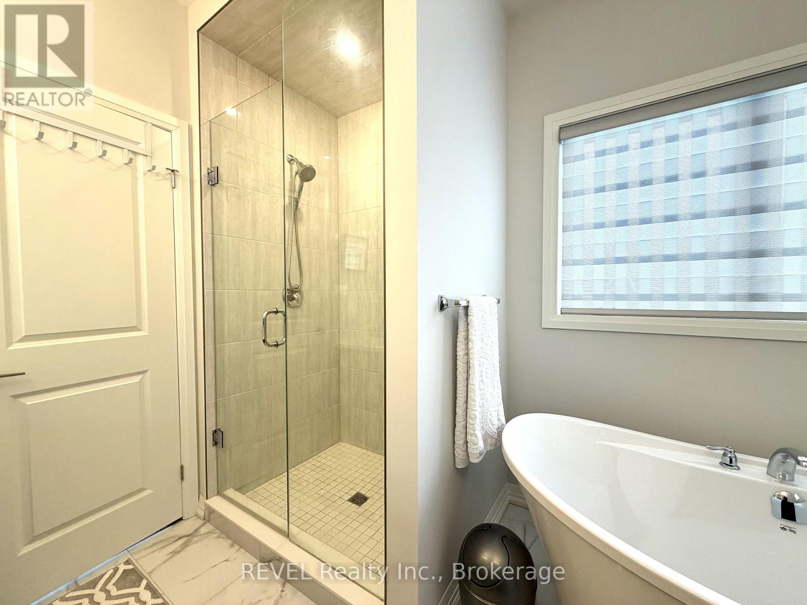 Upper - 7356 Majestic Trail, Niagara Falls, Ontario  L2H 3V4 - Photo 19 - X12809716