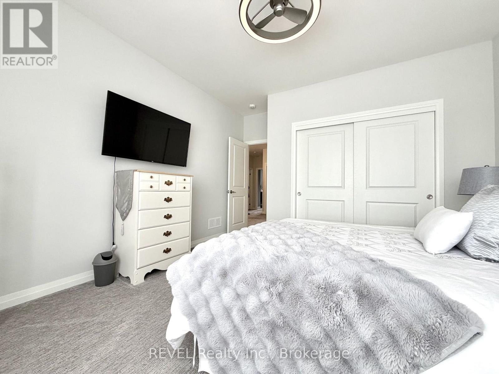 Upper - 7356 Majestic Trail, Niagara Falls, Ontario  L2H 3V4 - Photo 21 - X12809716