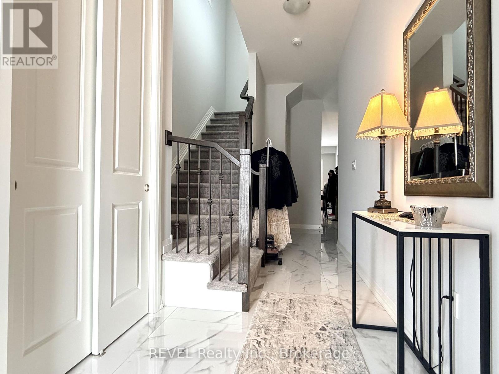 Upper - 7356 Majestic Trail, Niagara Falls, Ontario  L2H 3V4 - Photo 3 - X12809716