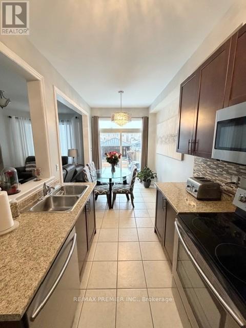 82 Chesterwood Crescent, Brampton, Ontario  L6Y 0Z5 - Photo 13 - W12809512