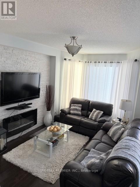 82 Chesterwood Crescent, Brampton, Ontario  L6Y 0Z5 - Photo 9 - W12809512