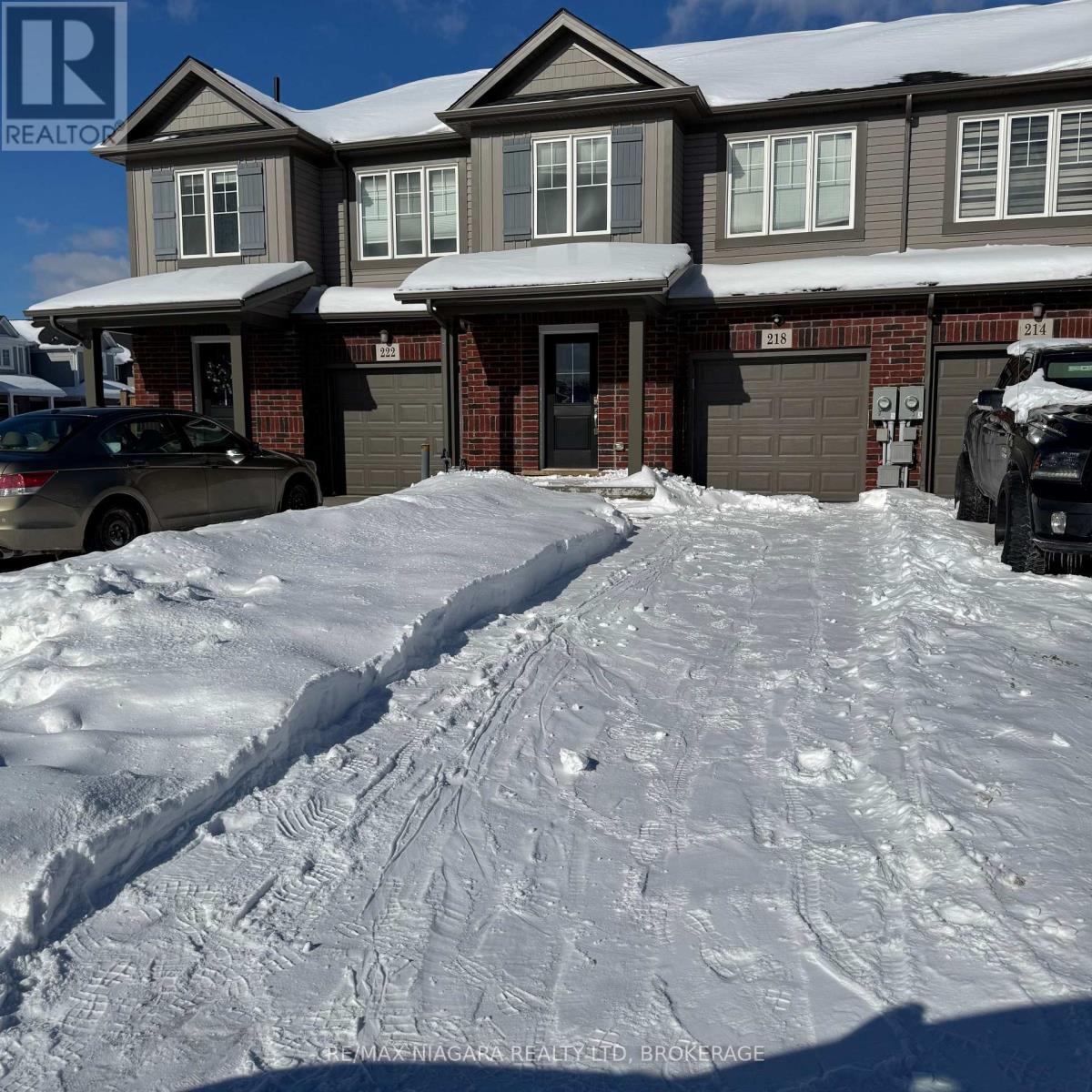 218 Heron Street, Welland, Ontario  L3C 0G7 - Photo 1 - X12448505