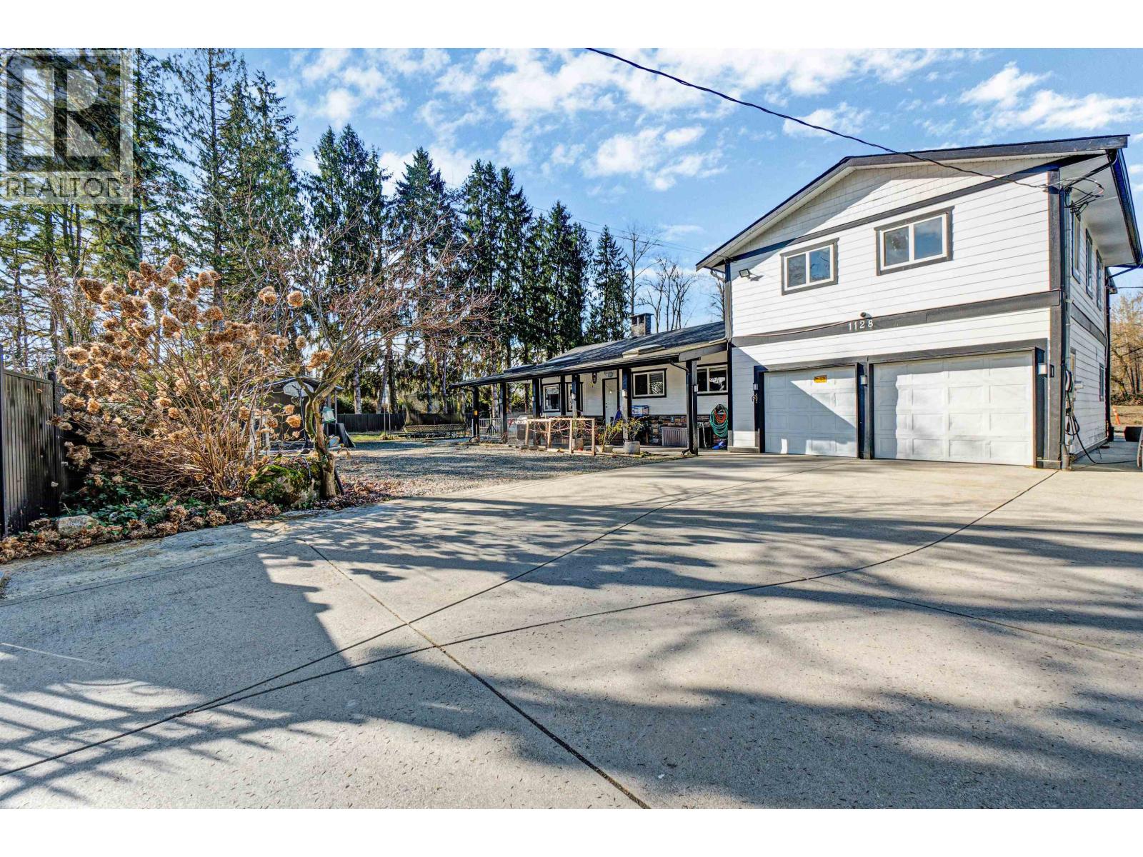 1128 Devon Street, Coquitlam, British Columbia  V3E 3H8 - Photo 2 - R3061405