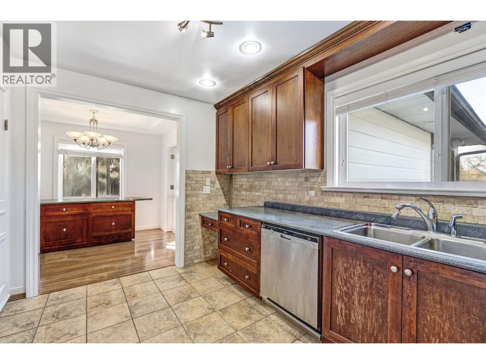 1128 Devon Street, Coquitlam, British Columbia  V3E 3H8 - Photo 19 - R3061405