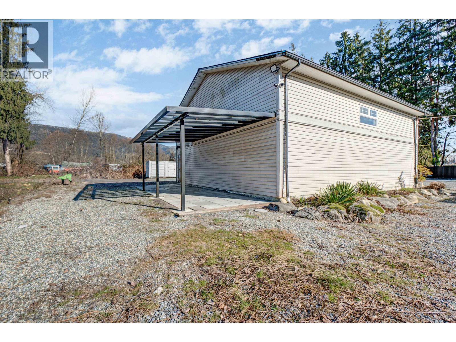 1128 Devon Street, Coquitlam, British Columbia  V3E 3H8 - Photo 3 - R3061405