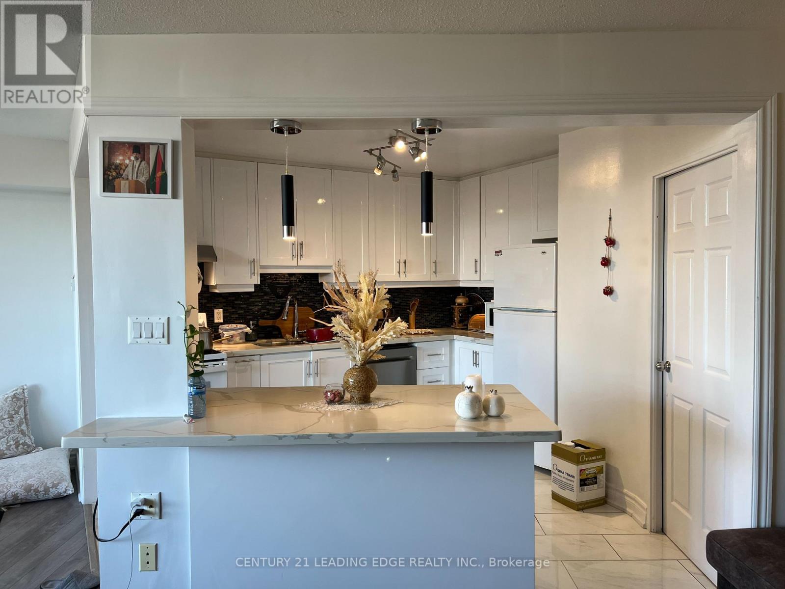 616 - 60 Pavane Link Way, Toronto, Ontario  M3C 1A1 - Photo 5 - C12807562