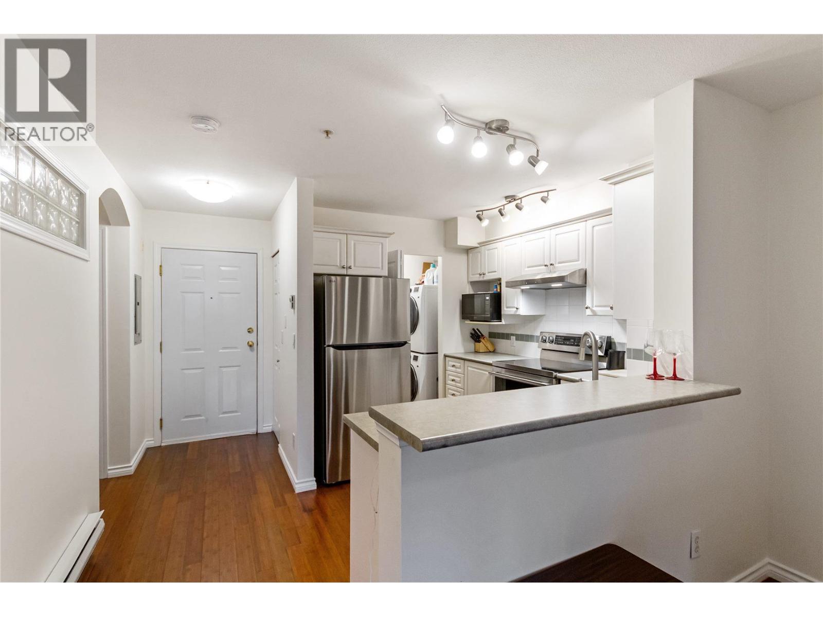 204 155 E 3rd Street, North Vancouver, British Columbia  V7L 1E5 - Photo 12 - R3090125