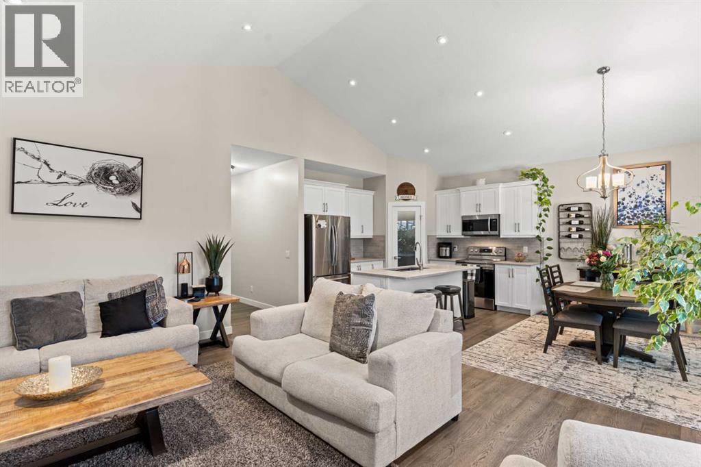 18 Drake Landing Street, Okotoks, Alberta  T1S 0P7 - Photo 7 - A2282904