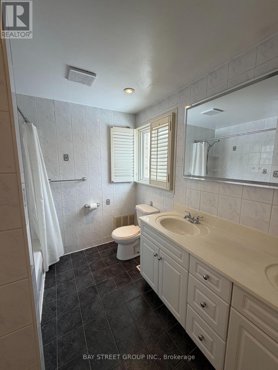 33 Winborne Road, Vaughan, Ontario  L4J 2R8 - Photo 17 - N12632882