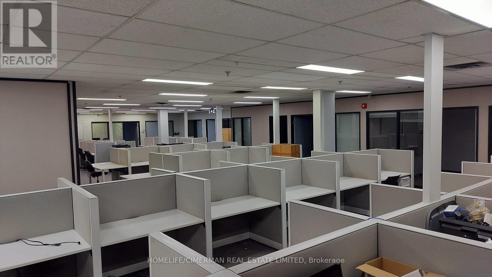 2001 Drew Road, Mississauga, Ontario  L5S 1S4 - Photo 2 - W12809732