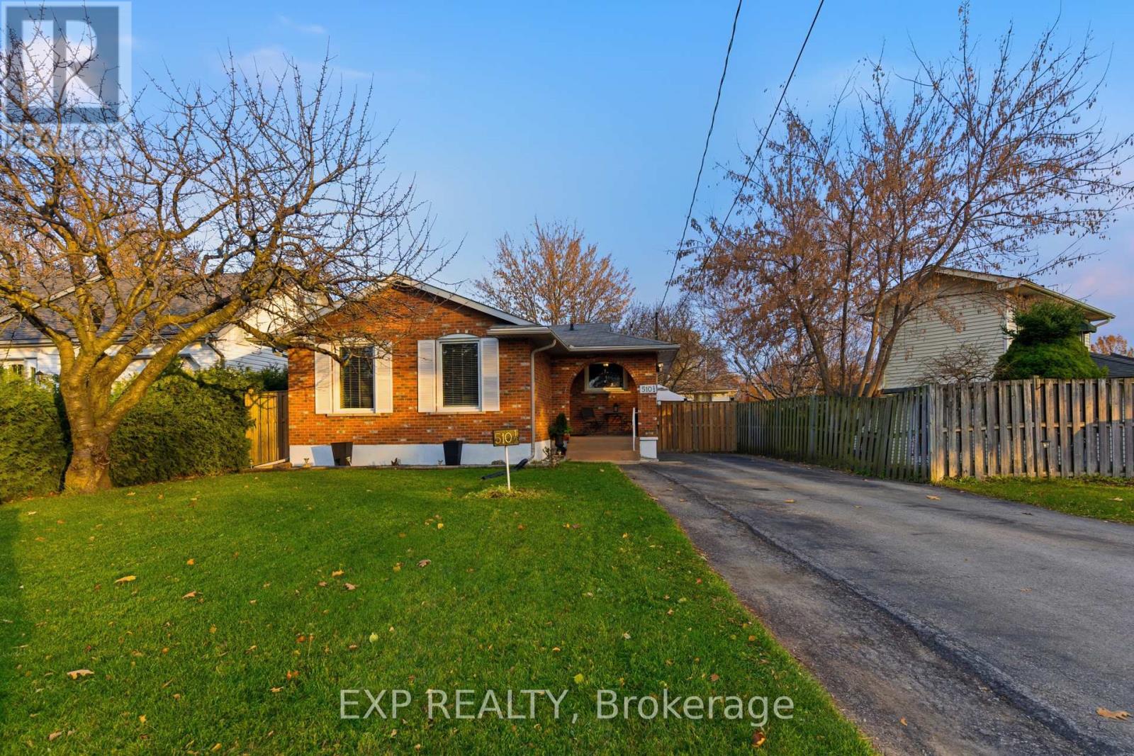 510 1/2 Niagara Street, St. Catharines, Ontario  L2M 3P5 - Photo 2 - X12809752