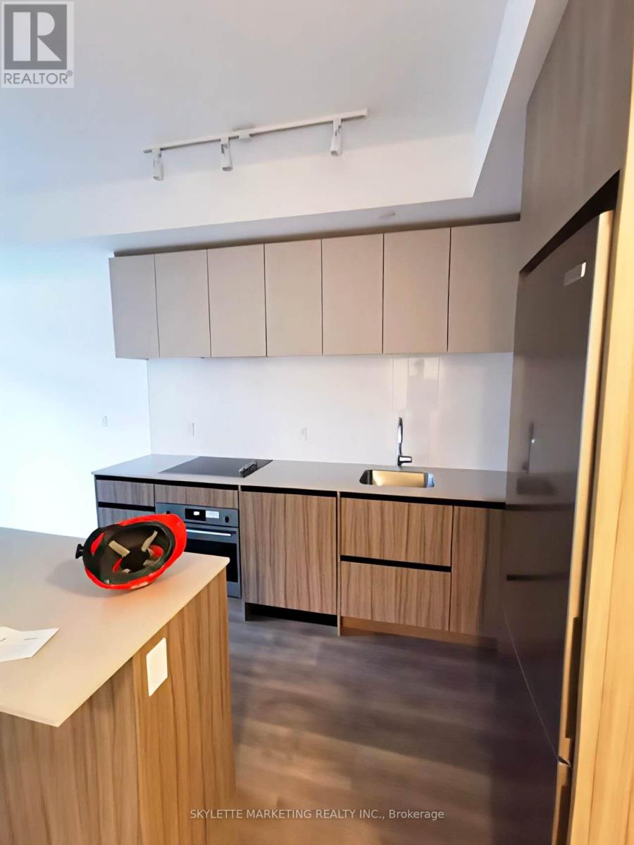 D-321 - 8 Beverley Glen Boulevard, Vaughan, Ontario  L4J 0L5 - Photo 2 - N12809764