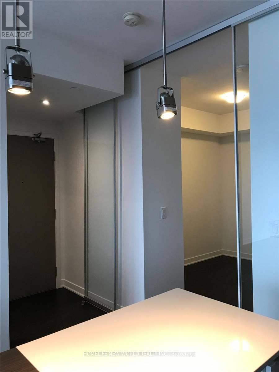 7006 - 88 Harbour Street, Toronto, Ontario  M5J 0C3 - Photo 16 - C12809768