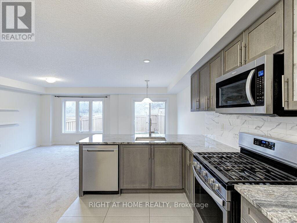 121 Scarletwood Street, Hamilton, Ontario  L8J 0K8 - Photo 14 - X12809766