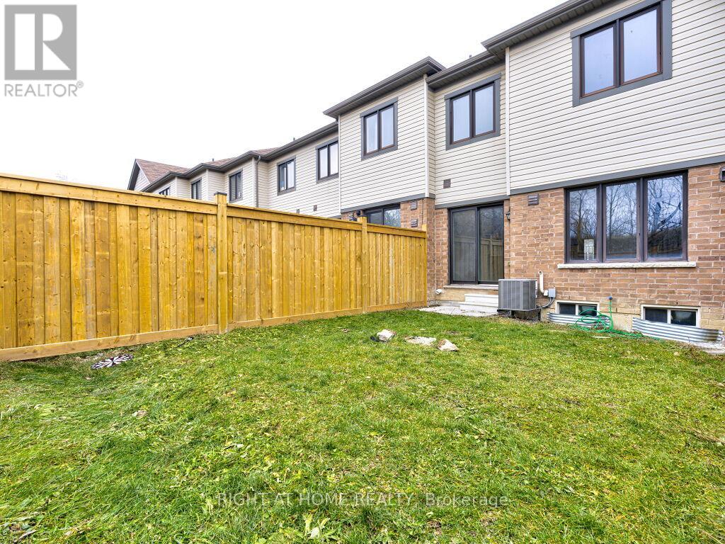 121 Scarletwood Street, Hamilton, Ontario  L8J 0K8 - Photo 45 - X12809766