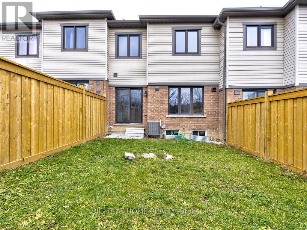 121 Scarletwood Street, Hamilton, Ontario  L8J 0K8 - Photo 46 - X12809766