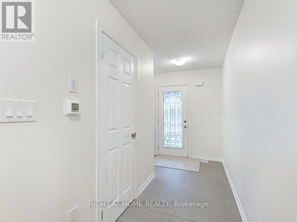 121 Scarletwood Street, Hamilton, Ontario  L8J 0K8 - Photo 7 - X12809766